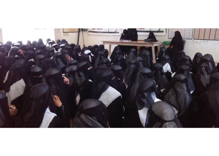 استفادت منها أكثر من 420 امرأة بالمكلا كاشف يواصل محاضراته للتوعية بسرطان الثدي