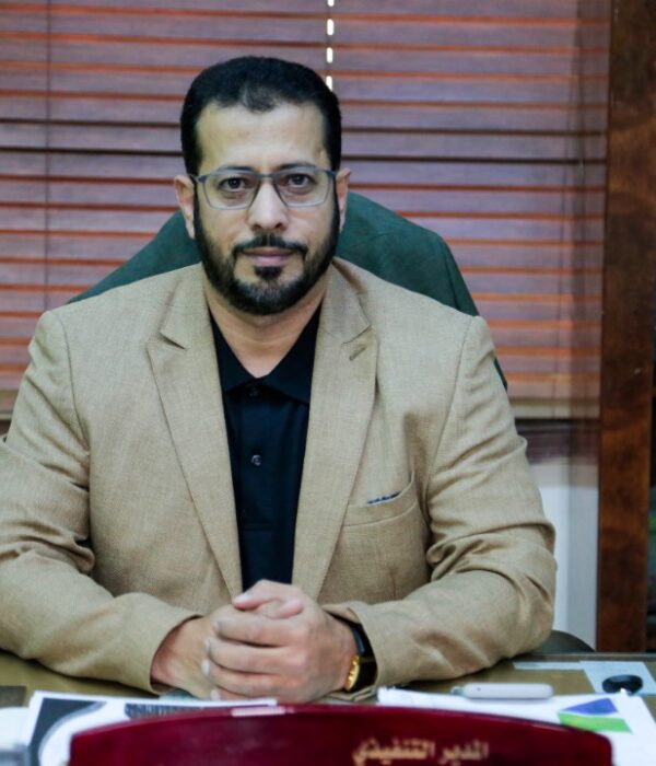 • الاستاذ / علي حسن باشماخ