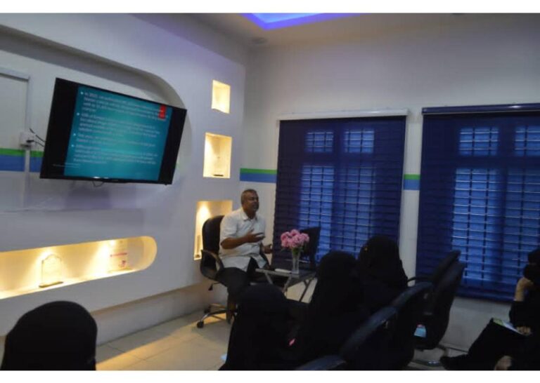 مؤسسة حضرموت لمكافحة السرطان (أمل) تنظم ندوة علمية حول سرطان الثدي بالشراكة مع جمعية طب الأسرة بالمكلا