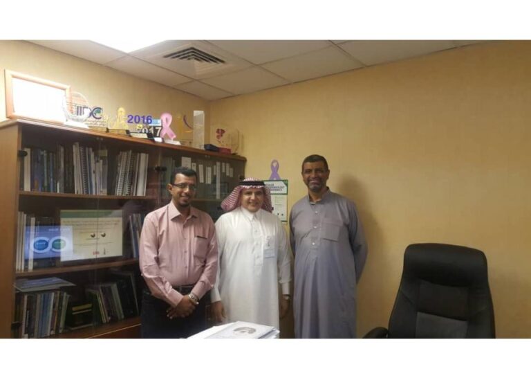 الدكتور بايزيد والدكتور البطاطي يلتقيان المدير التنفيذي للمركز الخليجي لمكافحة السرطان